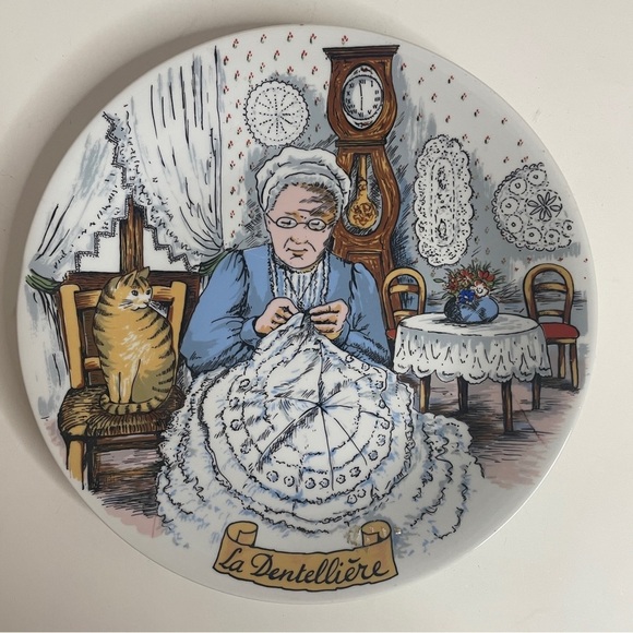 French Ceramique Decorative Plate NEM Plate “La Dentelliere” (The Lacemaker) 9" - Picture 2 of 9